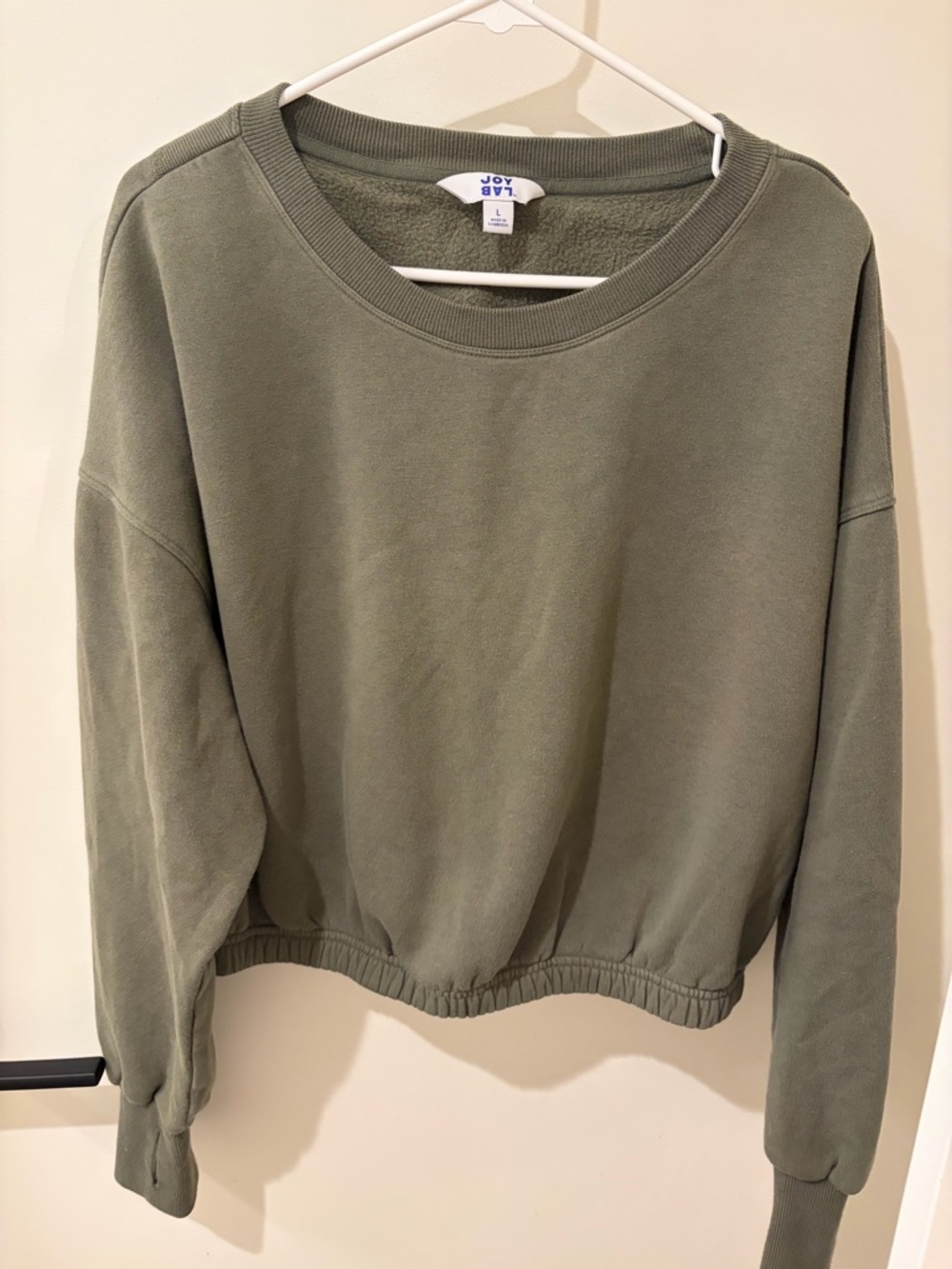 JoyLab Cropped Olive Crewneck Sweatshirt